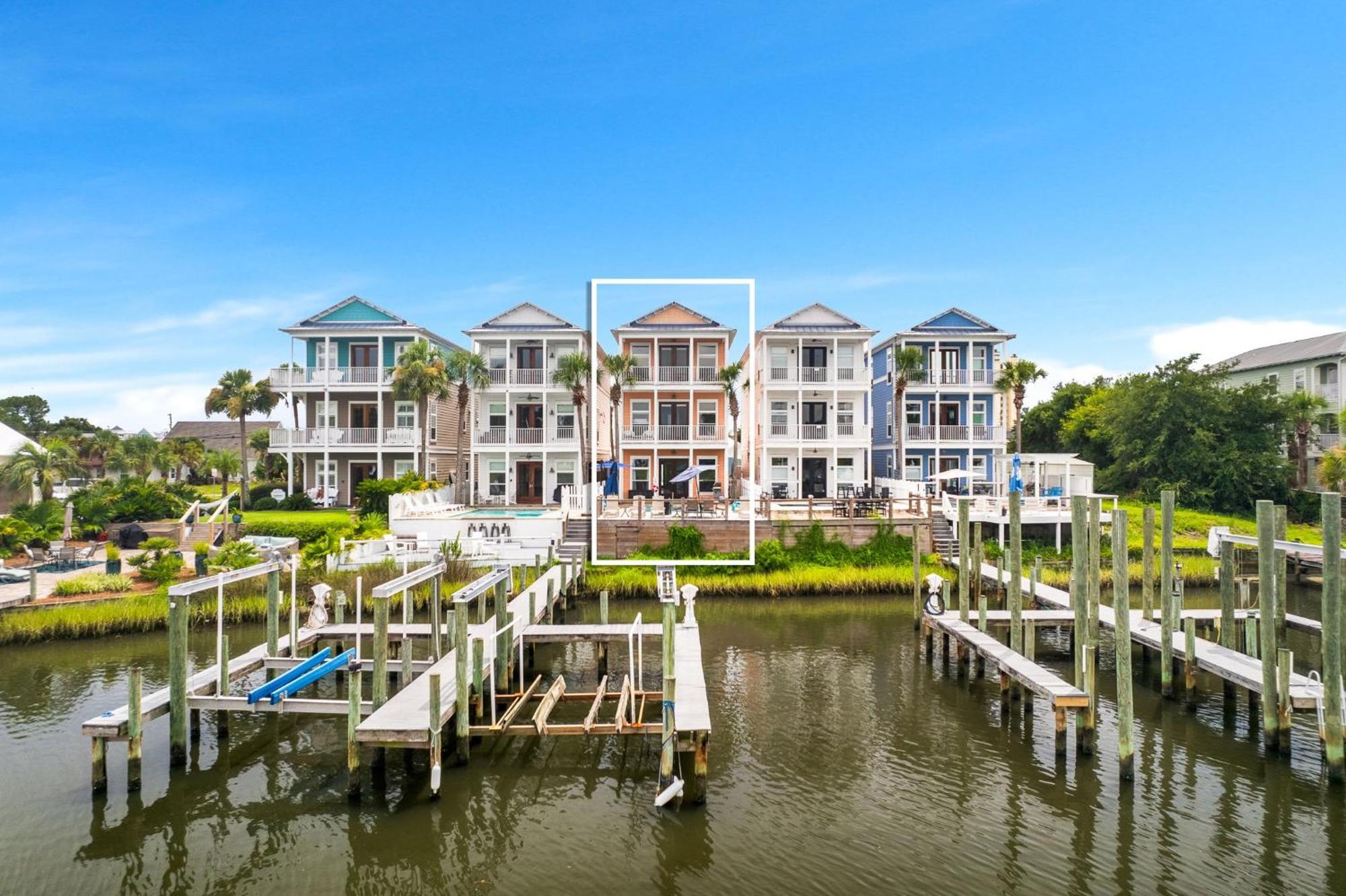 Bay Getaway! Bayfront 4br 4ba House Sleeps 12 Private Pool Boat Dock *