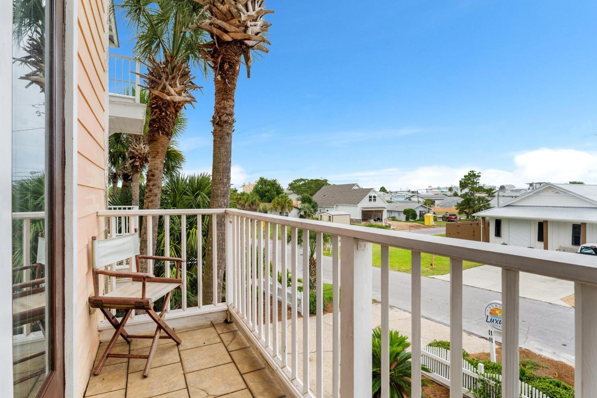 Bay Getaway! Bayfront 4br 4ba House Sleeps 12 Private Pool Boat Dock *