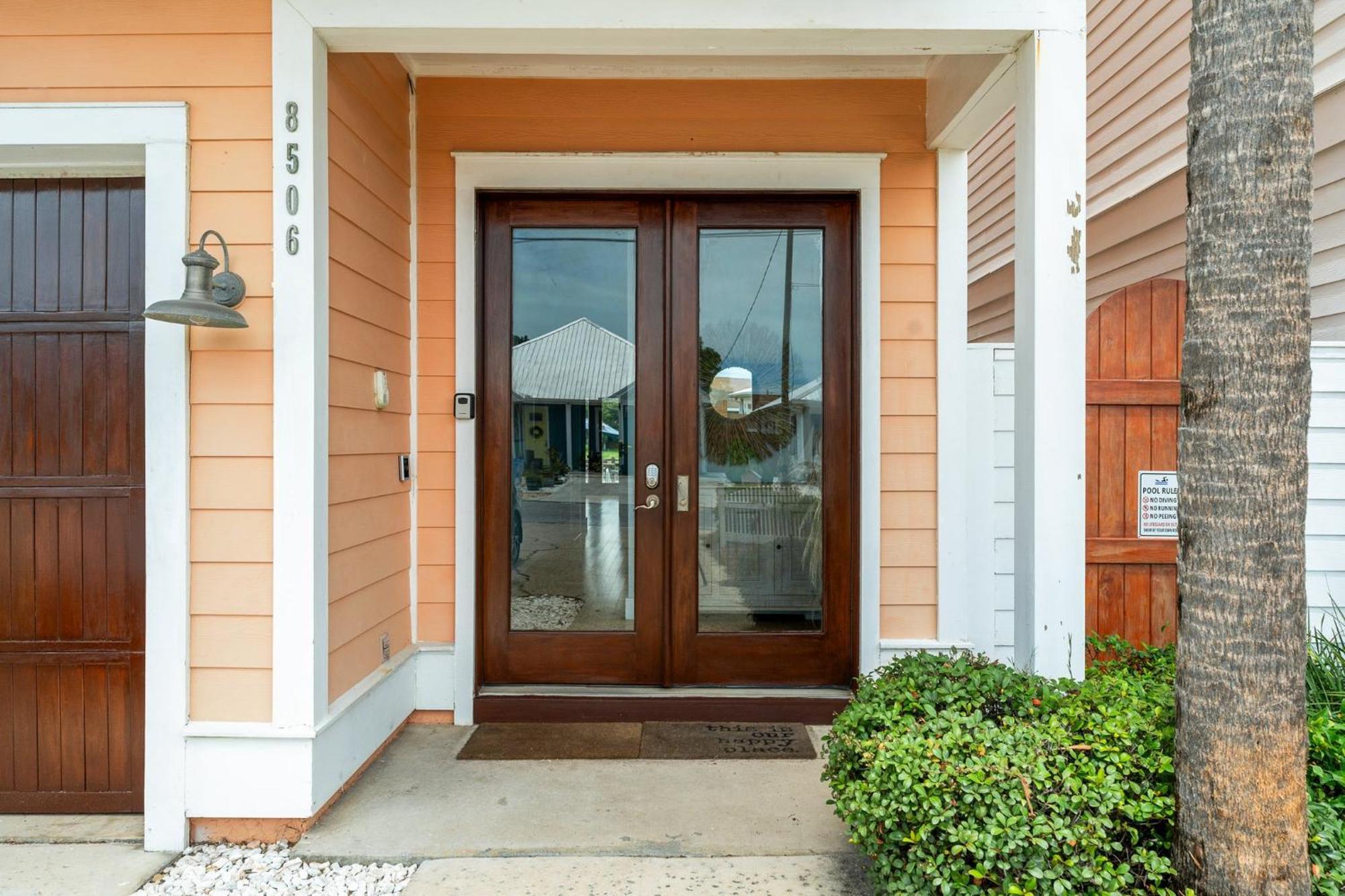 Bay Getaway! Bayfront 4br 4ba House Sleeps 12 Private Pool Boat Dock