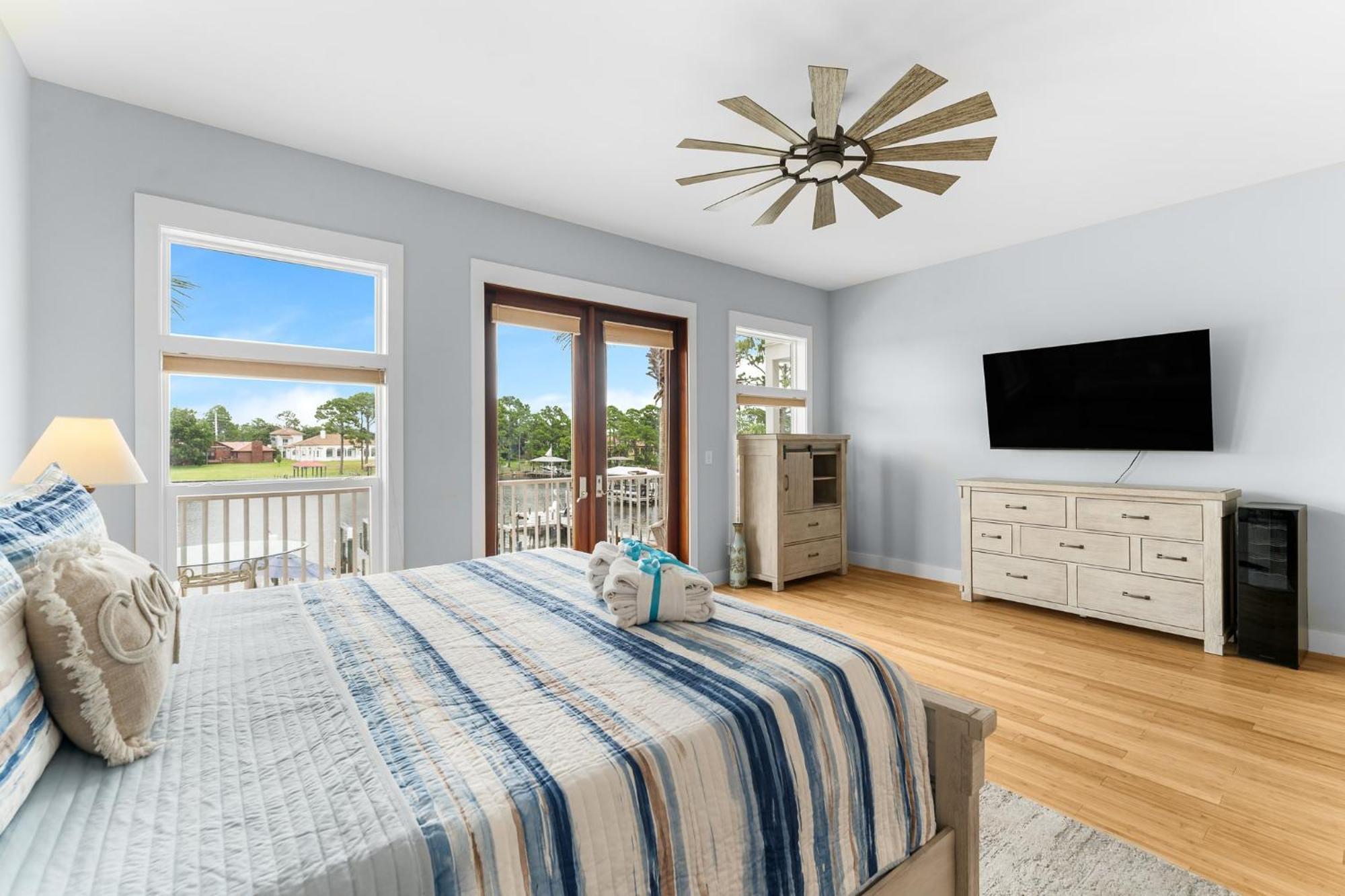 Holiday home Bay Getaway! Bayfront 4br 4ba House Sleeps 12 Private Pool Boat Dock